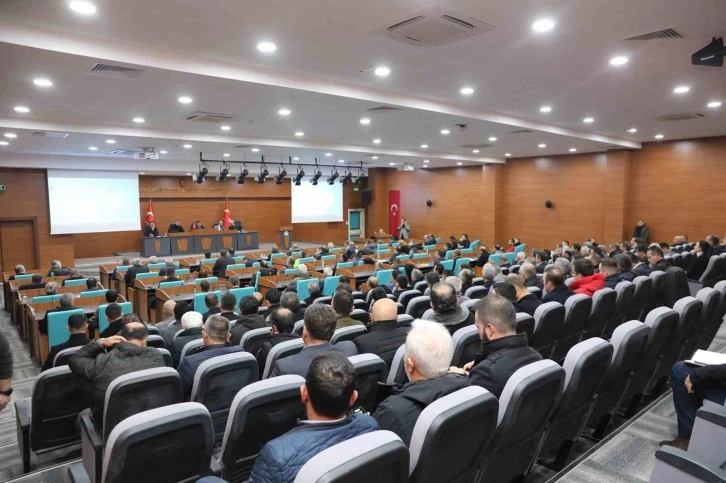 Burdur, Vali Arslantaş öncülüğünde depremin yaralarını sarmak için tek yürek oldu
