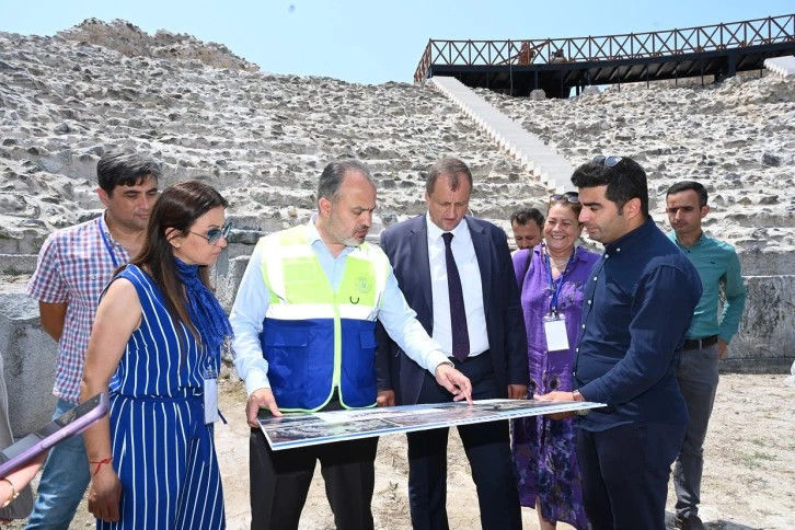 Bursa Büyükşehir Belediyesi İznik Roma Tiyatrosu'nu turizme kazandırıyor!