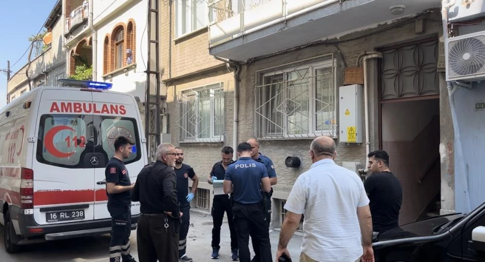 Bursa'da 2 çocuk babası adam apartmanda ölü bulundu