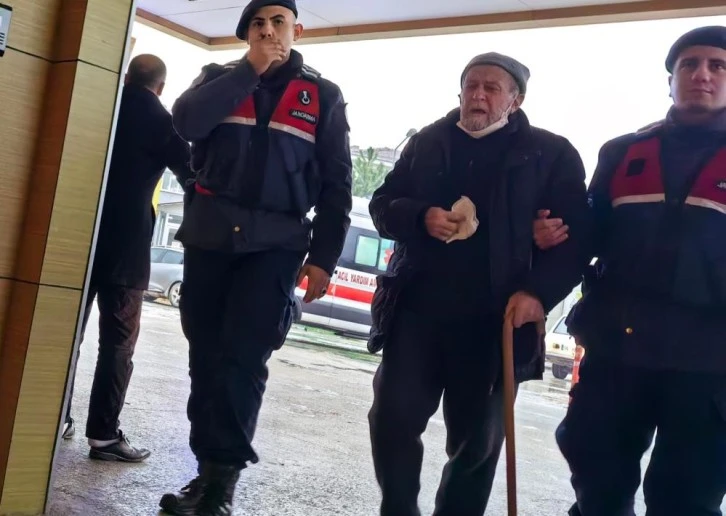 Bursa'da 81 yaşındaki adam nafakayı ödemeyince ağlayarak cezaevine girdi 