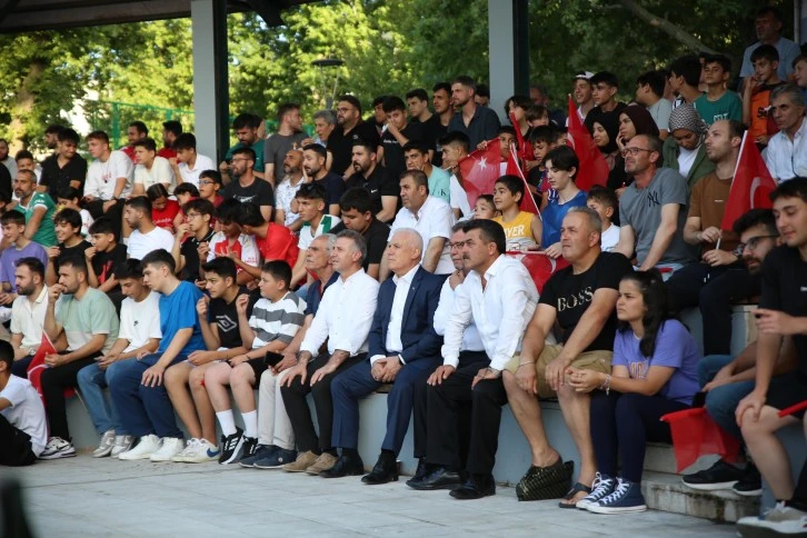 Bursa’da dev ekranda maç milli maç heyecanı