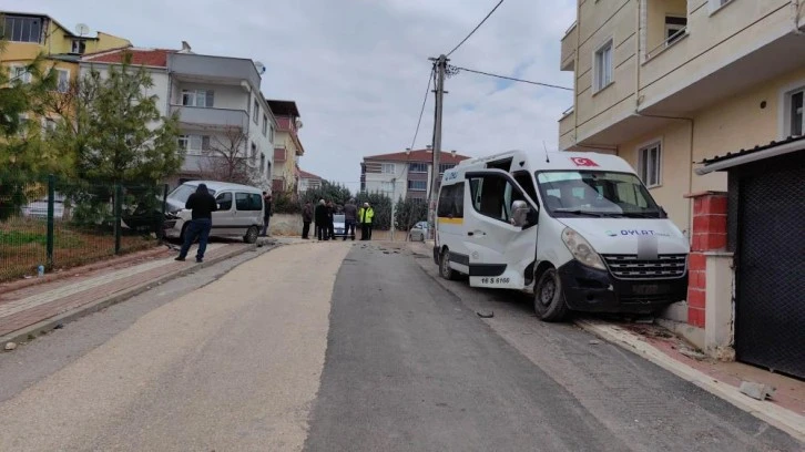 Bursa'da öğrenci servisi kaza yaptı: Çok sayıda yaralı 