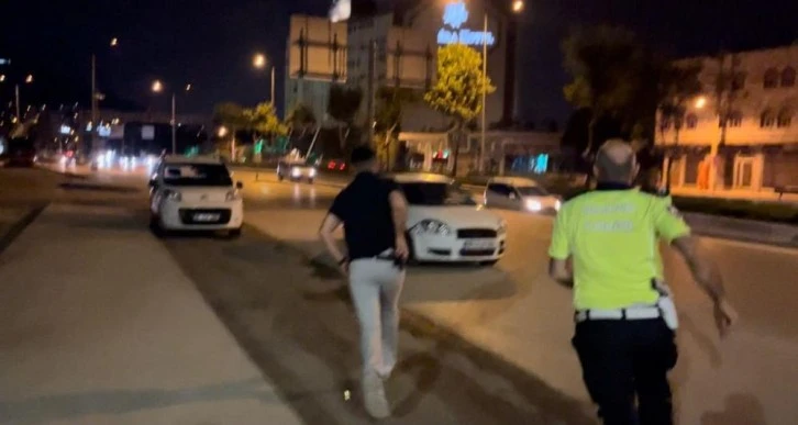 Bursa'da polisi gören sürücü: Kaçmıyorum araba stop etti 