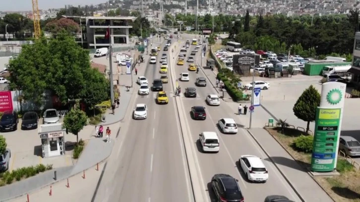 Bursa'da yayalara yol vermeyen araç sürücülerine tek tek ceza kesildi 