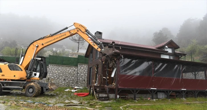 Bursa Osmangazi'de kaçak yapılar tek tek yıkılıyor!