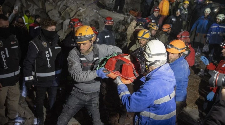 Bursa'ya gelen depremzedeler için ücretsiz sağlık hizmeti veren hekimlerin listesi 