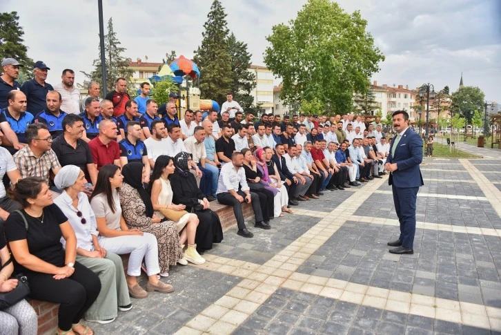 Bursa Yenişehir Belediye Başkanı Özel personeliyle bayramlaştı