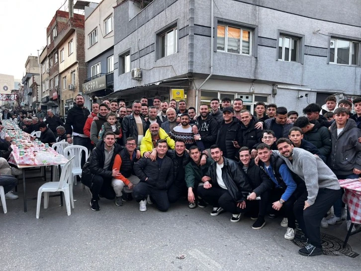 Bursa, Zafer ve Namıkkemal Mahallesi sakinlerinden bin kişilik geleneksel iftar 