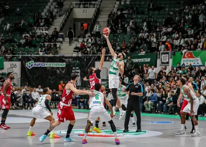 Bursaspor Basketbol uzatmalarda yıkıldı 87-89