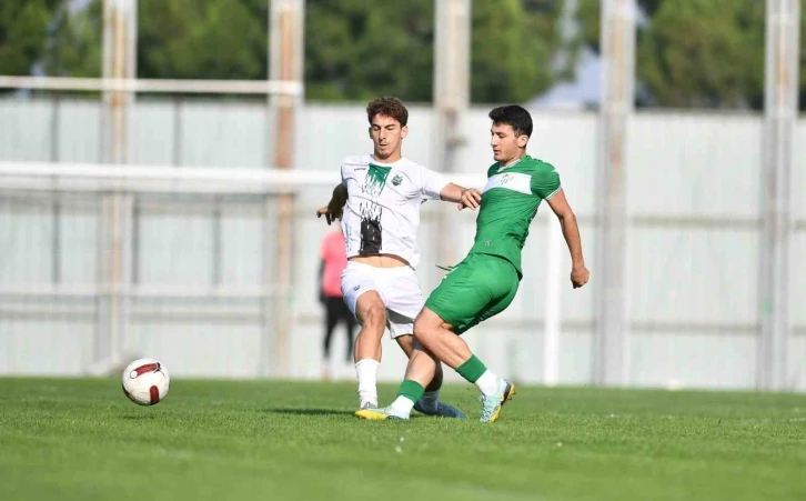 Bursaspor hazırlık maçında İnegöl Kafkasspor’u 1-0 yendi