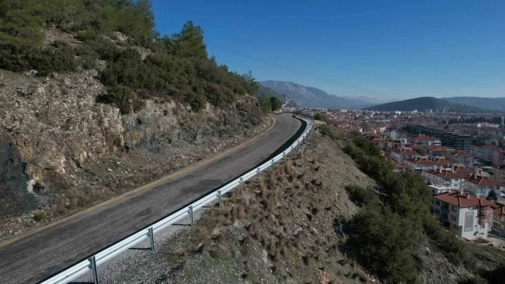 Büyükşehir’den güvenli yollar için 162 km oto korkuluk
