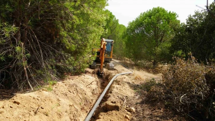 Büyükşehir, zeytinlikleri suya kavuşturmaya devam ediyor
