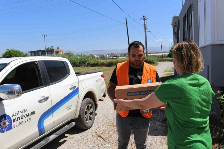 Büyükşehirin, glutensiz gıda yardımı sürüyor
