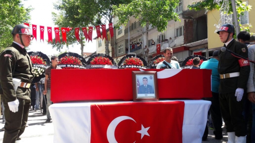 Şehit gözyaşları içinde toprağa verildi