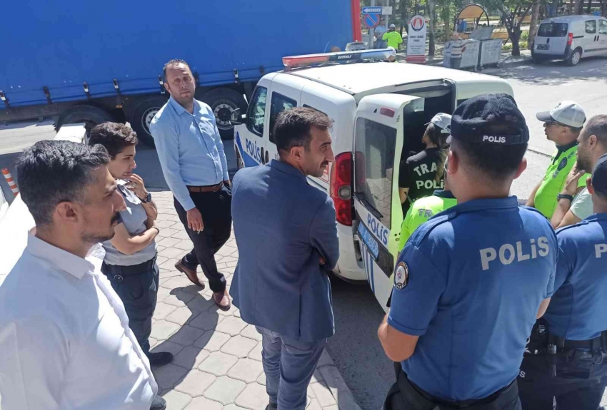 Başkentte belediye parkına bırakılan tır polisi alarma geçirdi