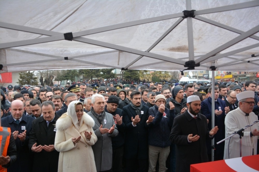 Şehit cenazesinde ilginç görüntü