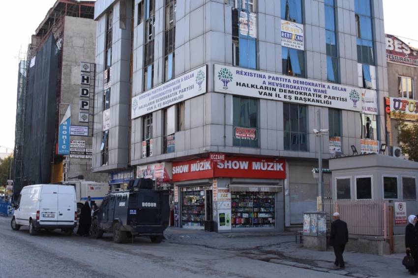 Van’da DBP ve HDP’ye operasyon: 40 gözaltı