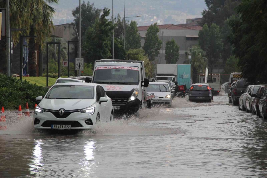 Yağmur hayatı felç etti