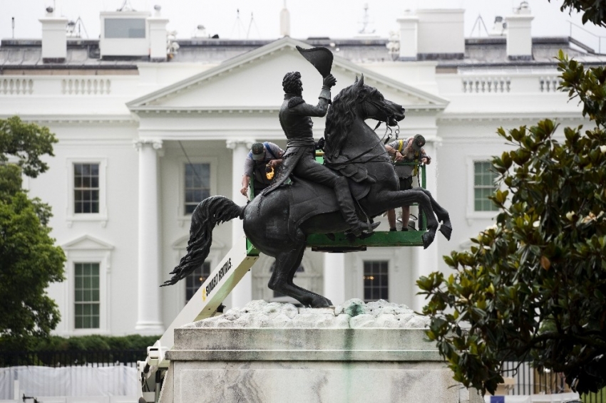 ABD’de Andrew Jackson’ın heykeline saldıran 4 kişiye gözaltı