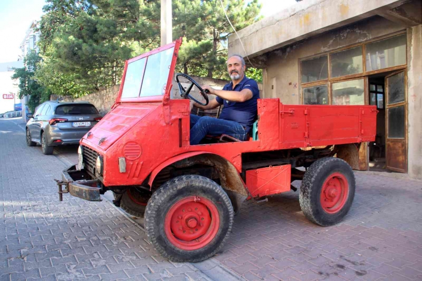 70 yıllık kamyonet ilçe halkının anılarını yaşatıyor