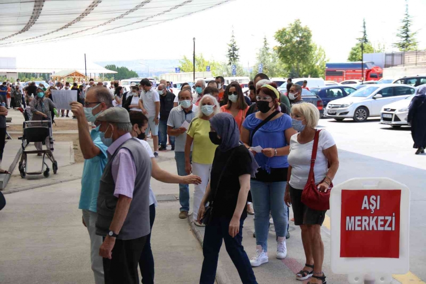 Bakan Koca’nın çağrısının ardından hatırlatma dozu randevuları doldu