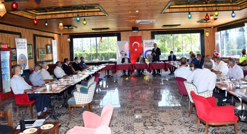 Mahalle muhtarları ile “huzur ve güvenlik” toplantısı yapıldı