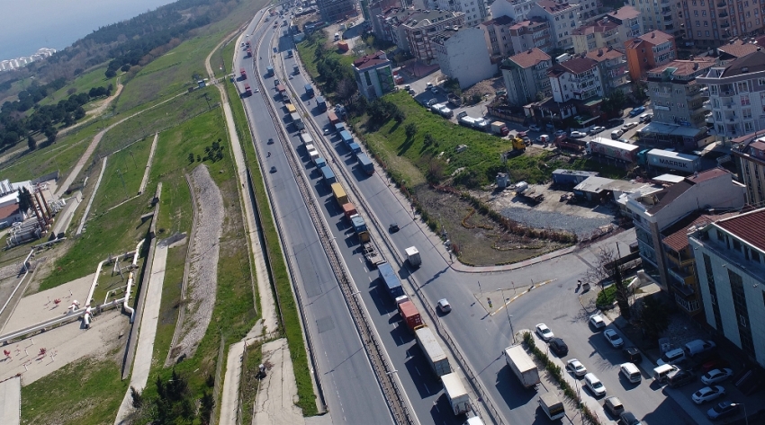 Ambarlı Limanında tır kuyruğu çilesi