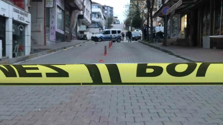 Cadde ortasında korkunç cinayet: Berbere iş yerinin önünde defalarca ateş ettiler