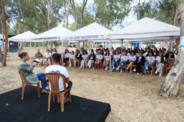 Çağdaş Yaşamın gençleri Pamucak’ta
