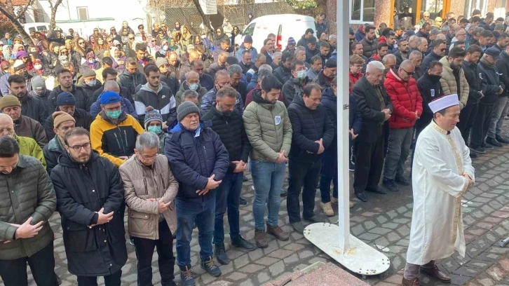 Çanakkale’de depremde hayatını kaybedenler için gıyabi cenaze namazı kılındı
