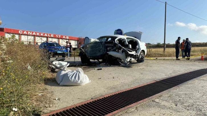 Çanakkale’de sürücüsünün hayatını kaybettiği kazada araçtan 10 kilo esrar, 4 kilo uyuşturucu hap çıktı