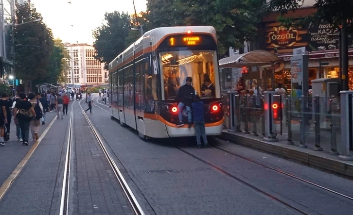 Canını tehlikeye atan çocukların önüne geçilemiyor
