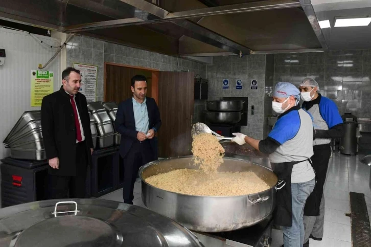 Çatak’ta her kademede okuyan öğrenciye ücretsiz yemek
