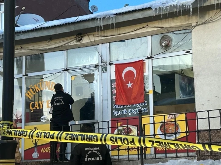 Çayevine pompalı tüfekle ateş açıp kaçtılar
