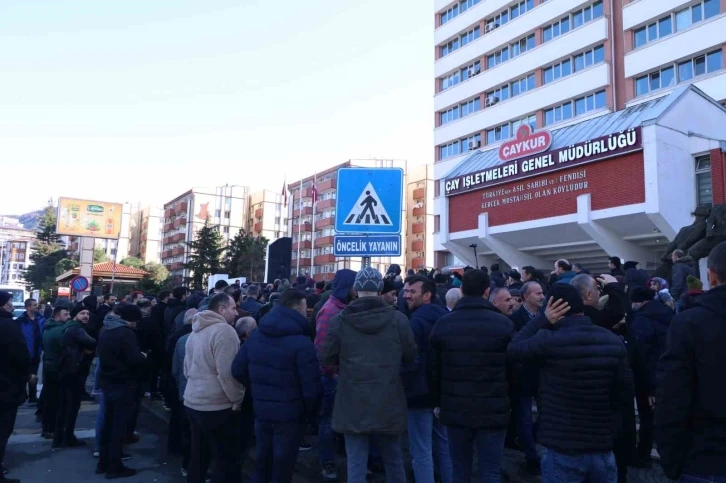 ÇAYKUR’da mevsimlik işçilerden protesto