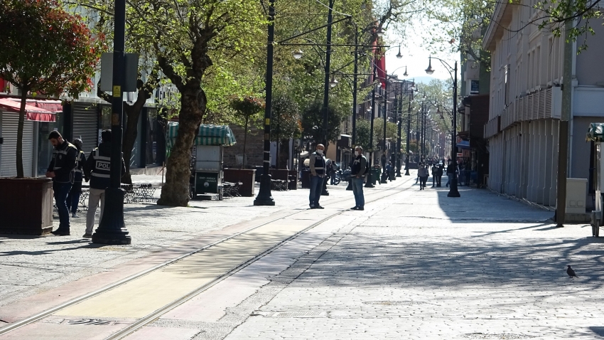 Bursa'nın ünlü caddesi yaya trafiğine kapatıldı