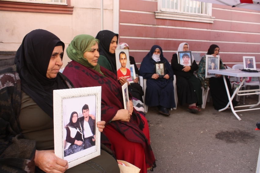 HDP önündeki ailelerin evlat nöbeti 58. gününde