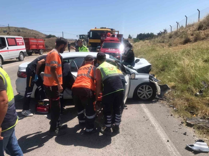 Cenazeye giderken kaza yaptılar: 1 ölü 5 yaralı
