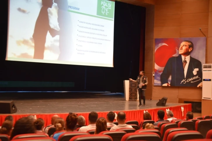 Ceyhan’da belediye personeline ‘Madde Bağımlılığı Farkındalık Semineri’
