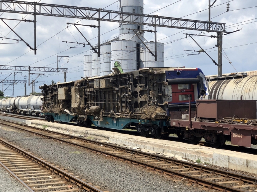 Tekirdağ’da kaza yapan trenin vagonları kaldırılıyor