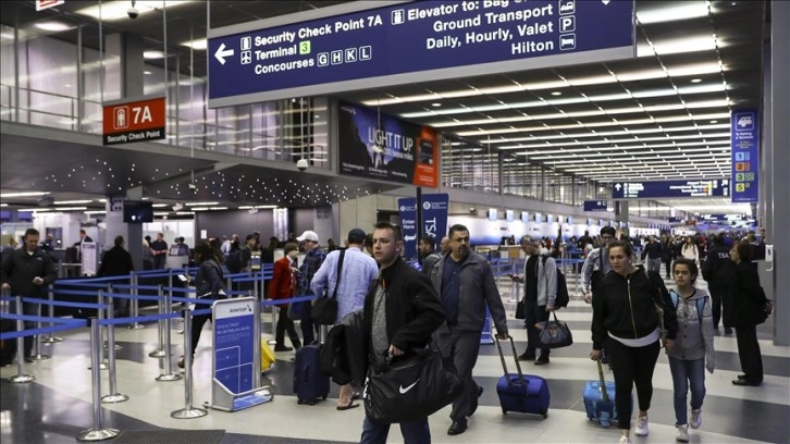 Chicago’da çıkan hortum yüzlerce uçak seferini kesintiye uğrattı