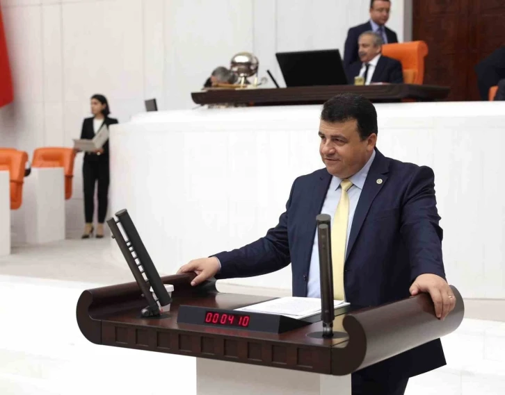 CHP Bursa Milletvekili Hasan Öztürk, Euro 2024’E götürülen 680 kişiyi Meclis’e taşıdı