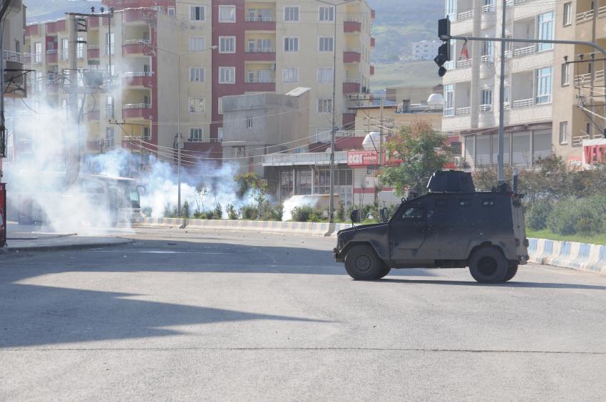 Cizre'de olaylar çıktı, esnaf kepenk kapattı