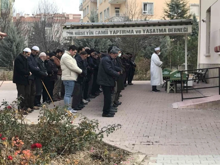 Cinnet getiren babaları tarafından öldüren kız kardeşler...