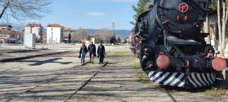 Çivril’in 35 yıllık tren özlemi Cumhurbaşkanlığına iletildi
