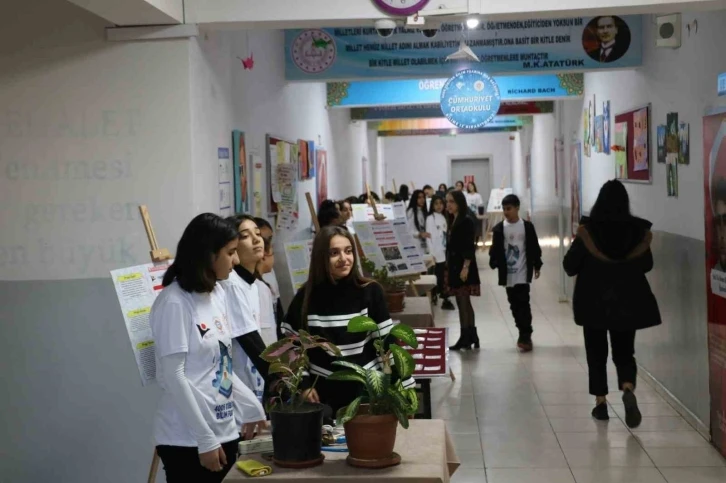 Cizre’de öğrenciler bilimsel çalışmalarını sergiledi
