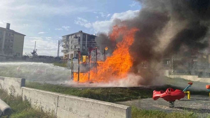 Çocuk parkında korkutan patlama
