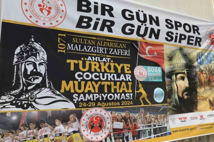 Çocuklar Muaythai Türkiye Şampiyonası Bitlis’te düzenlendi
