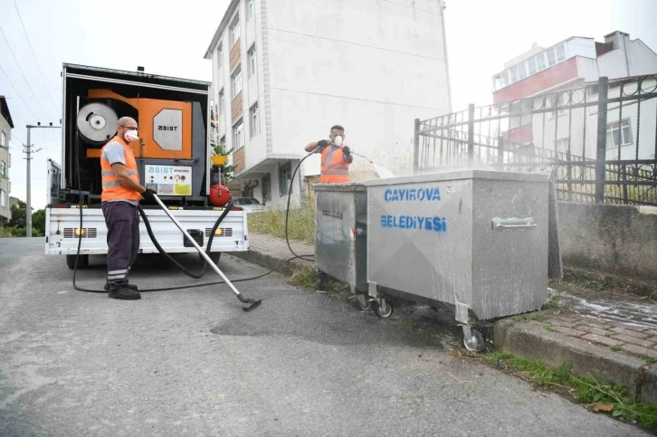 Çöp konteynerleri yerinde yıkanıyor
