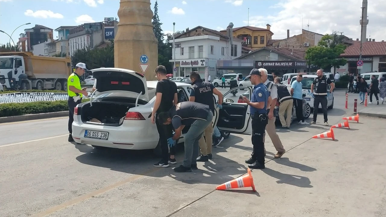 Çorum’da polisin şok uygulamalarında aranan 6 kişi yakalandı
